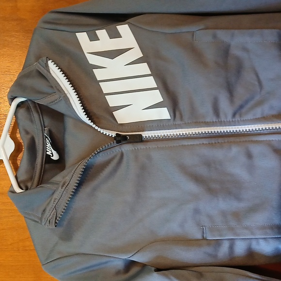 Nike Other - Nike set boys 2t gunsmoke Grey jacket, pants